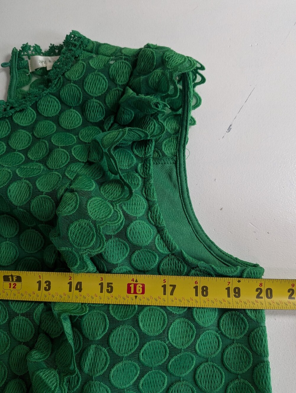 Ivy & Sage Green Polka Dot Lace Ruffle Sleeveless Round Neck Blouse Sz L - Picture 7 of 10